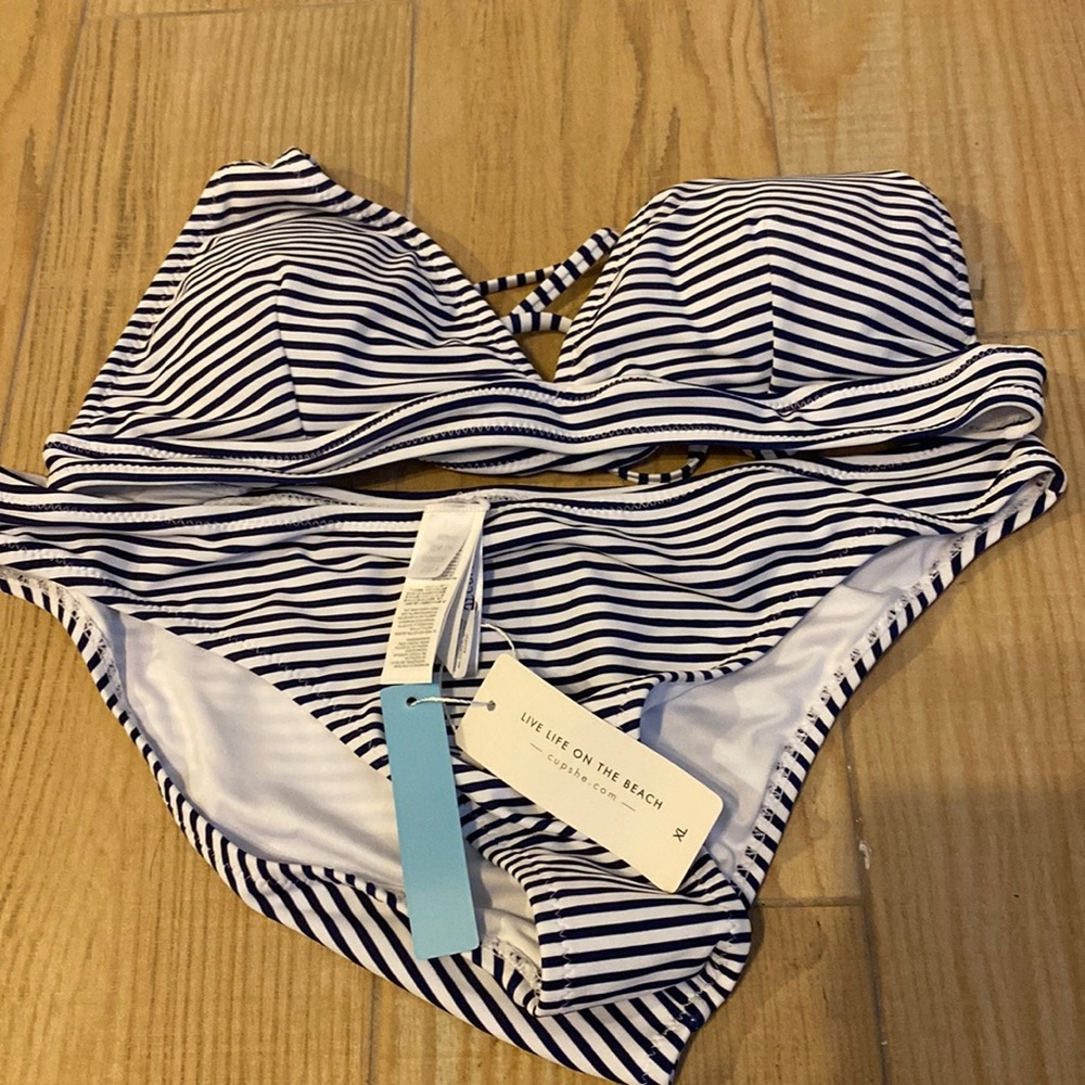 Brand new bikini set which I have no idea why I got them!